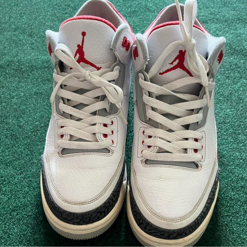 - jordan red 3s